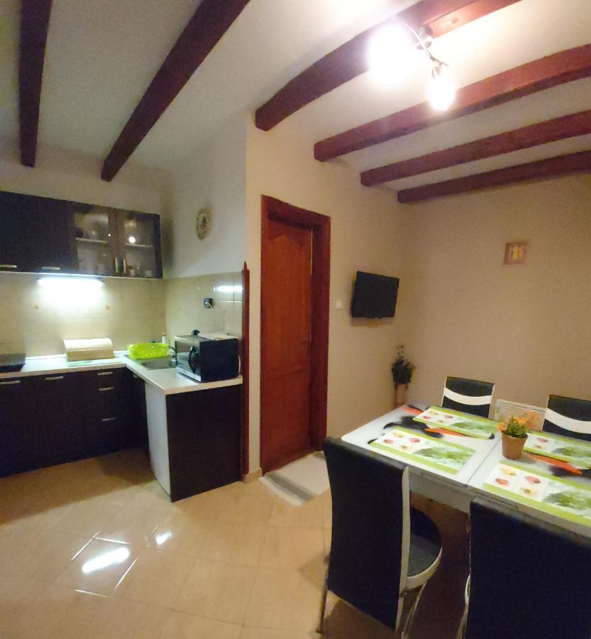 Melinda Nyaralohaz Apartment Balatonkenese Bagian luar foto